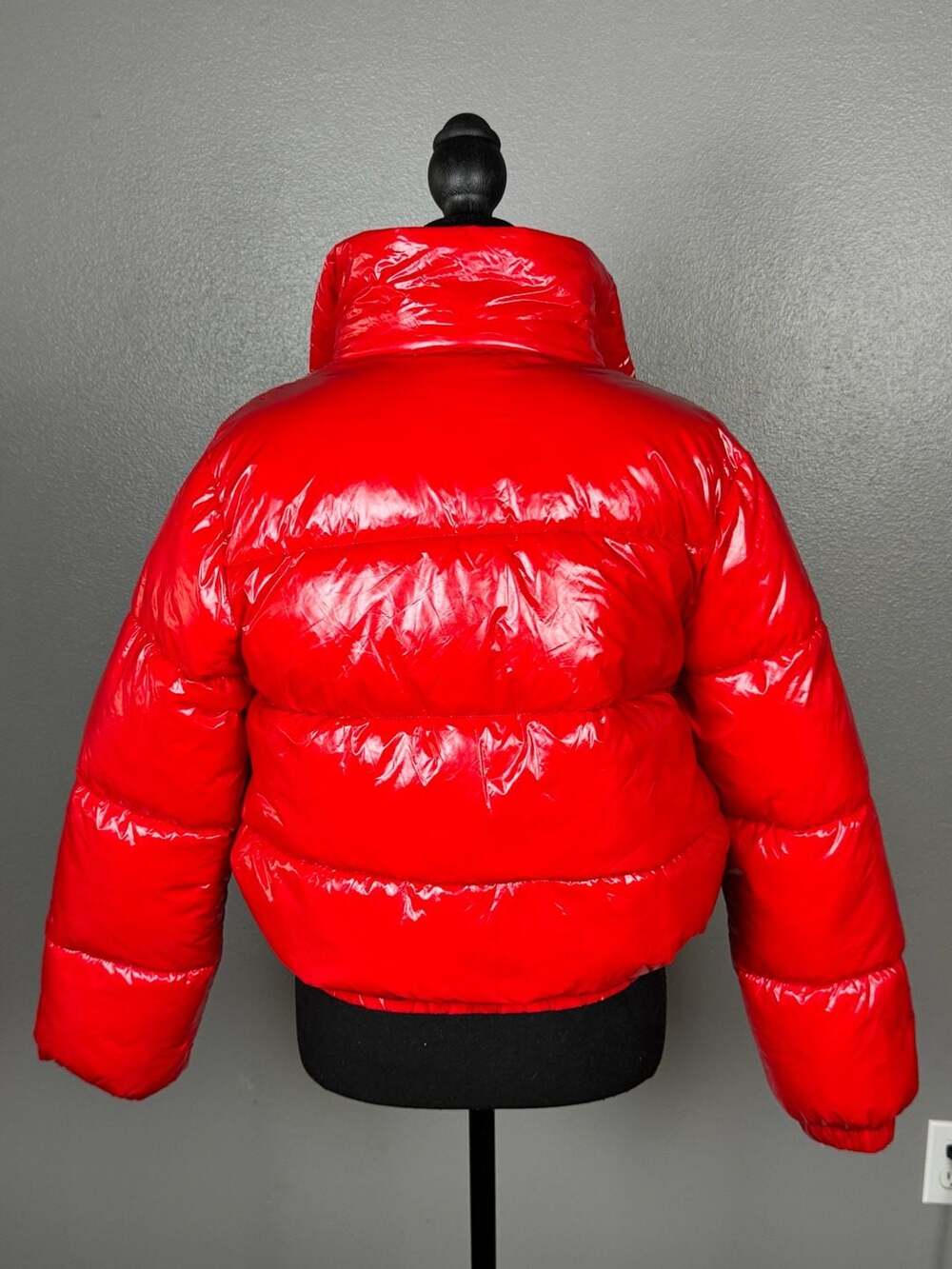 Ame Belle Women's Short Shiny Cropped Puffer Jacket - Picture 3 of 6